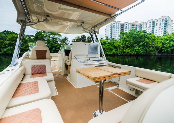 Chris-Craft Calypso 30 image