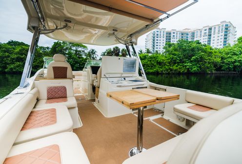 Chris-Craft Calypso 30 image