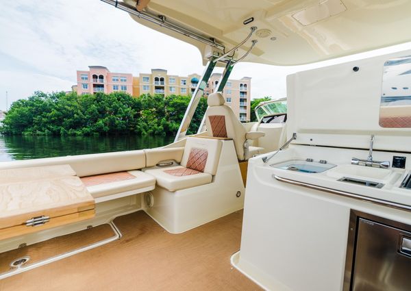 Chris-Craft Calypso 30 image