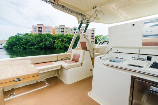 Chris-Craft Calypso 30 image