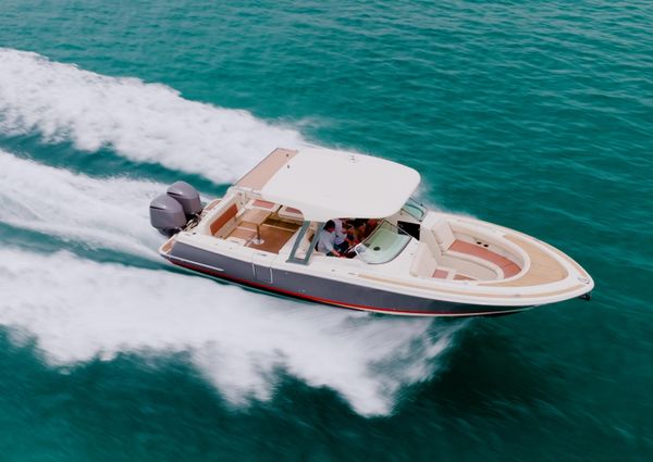 Chris-Craft Calypso 30 image