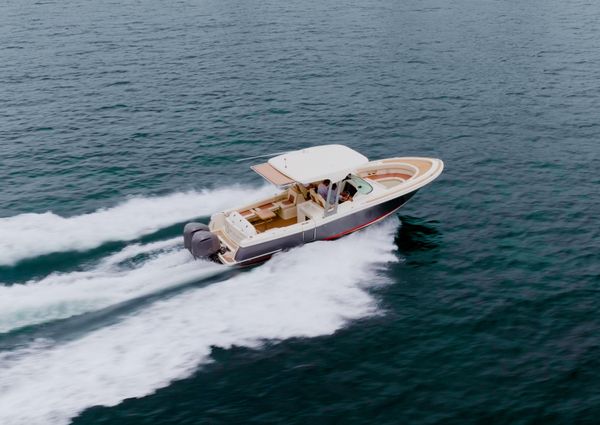 Chris-Craft Calypso 30 image