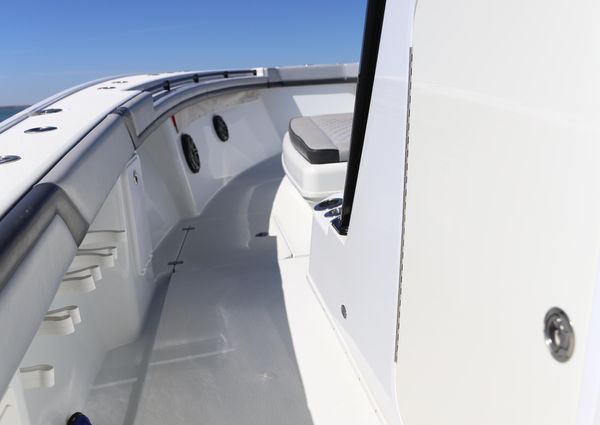 Yellowfin 39 Offshore image