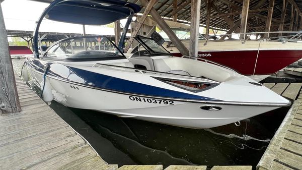 Malibu Wakesetter 247 