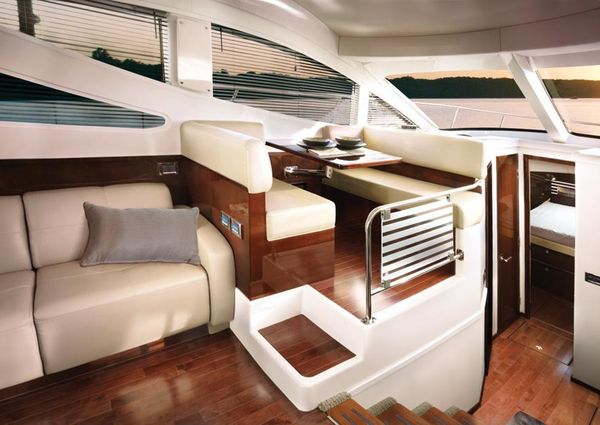 Sea Ray 450 Sedan Bridge image