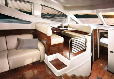 Sea Ray 450 Sedan Bridge image