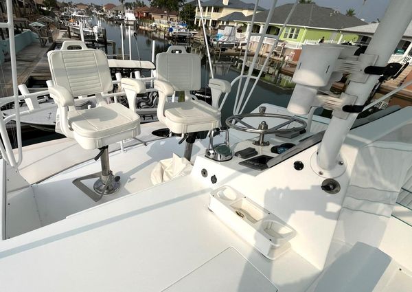 Hatteras 42-CONVERTABLE image