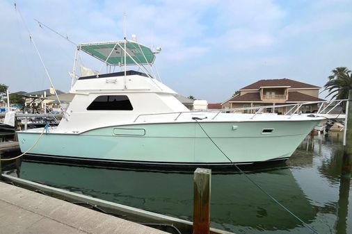 Hatteras 42 convertable image