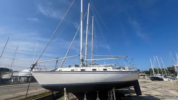 Hunter 37