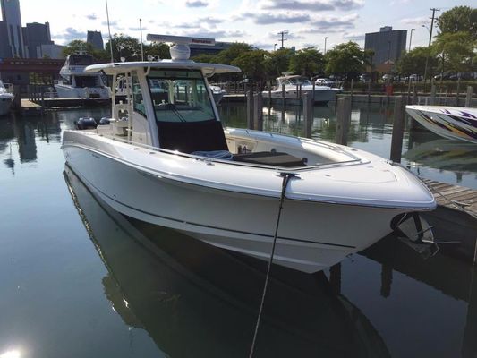 Boston-whaler 350-OUTRAGE - main image