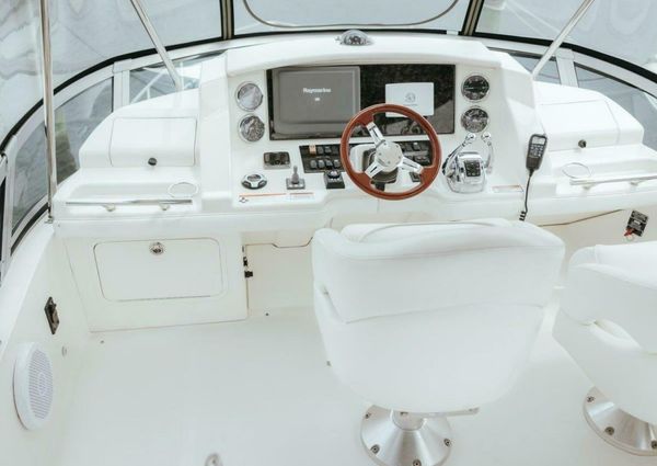 Sea Ray 390 Sedan Bridge image