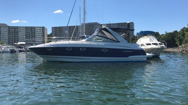 Monterey 350 Sport Yacht 