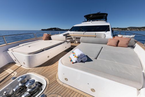 Sunseeker 28 Metre Yacht image