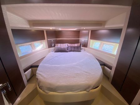 Azimut 54 Fly image