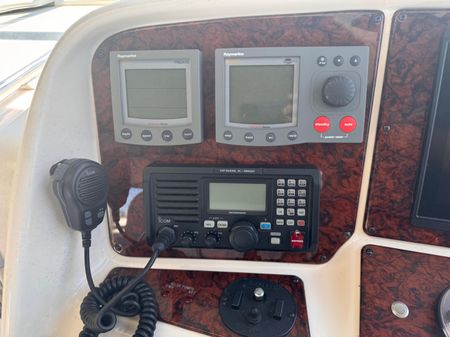 Sea Ray 330 Express Cruiser image