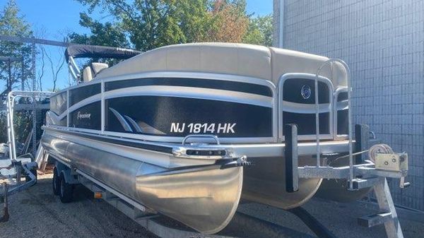 Premier 260 Grand View