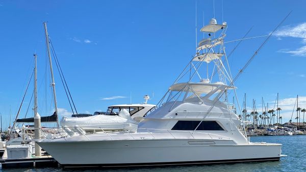 Bertram Sportfisher with Tuna Tower