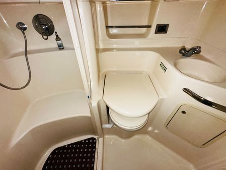 Sea Ray 380 Sundancer image