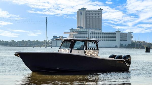Sportsman Open 352 Center Console