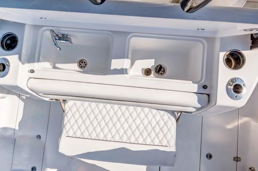 Sportsman Open 352 Center Console image