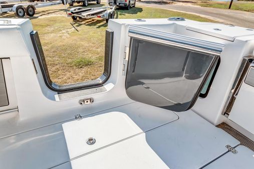 Sportsman Open 352 Center Console image