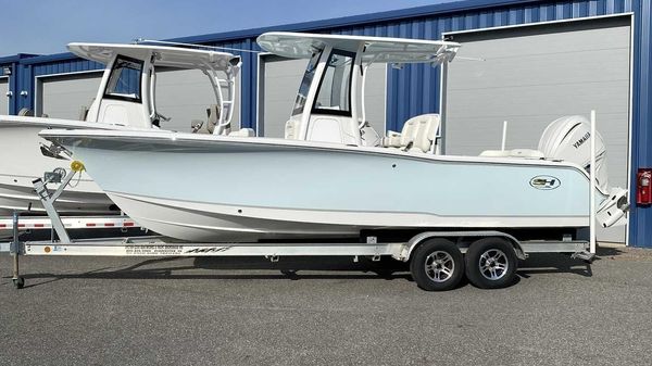 Sea Hunt 245 SE 