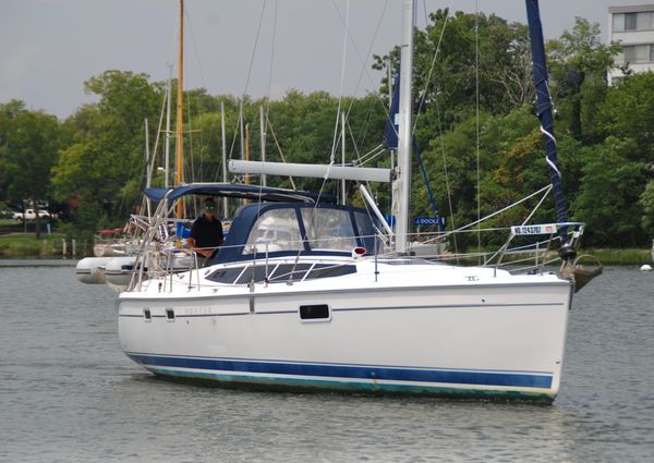 Hunter 36 image