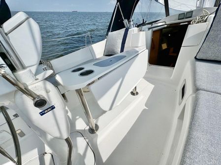 Hunter 36 image