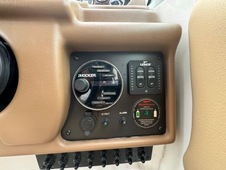 Crownline 286 SC image