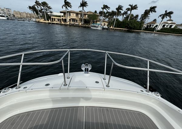 Sea Ray 320 SUNDANCER OUTBOARD COUPE image