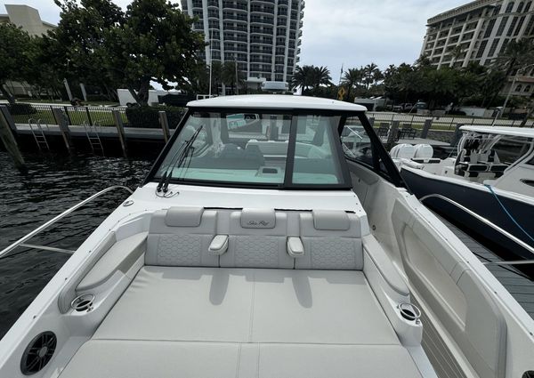 Sea Ray 320 SUNDANCER OUTBOARD COUPE image