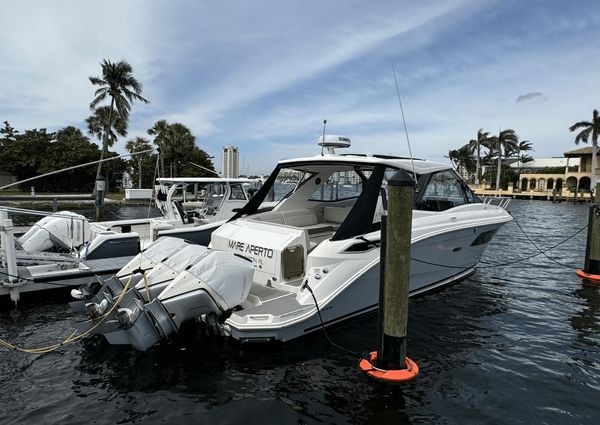 Sea Ray 320 SUNDANCER OUTBOARD COUPE image