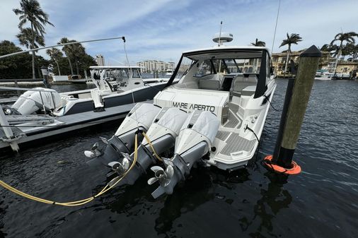 Sea Ray 320 SUNDANCER OUTBOARD COUPE image