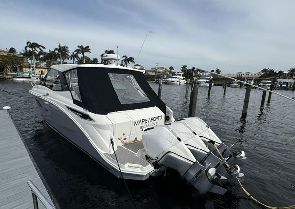 Sea Ray 320 SUNDANCER OUTBOARD COUPE image