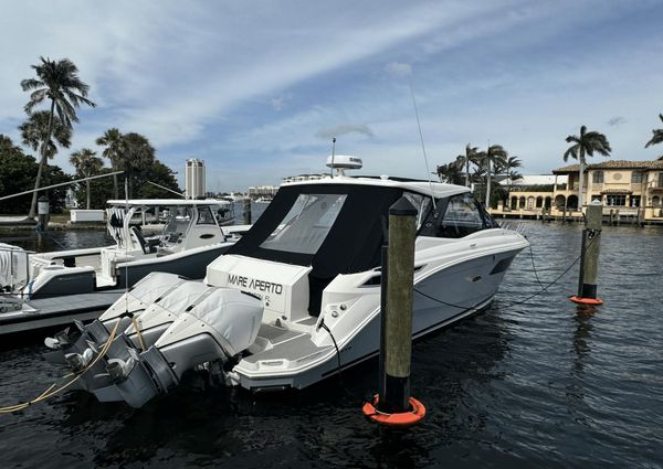 Sea Ray 320 SUNDANCER OUTBOARD COUPE image