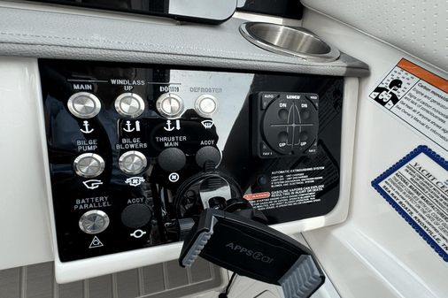 Sea Ray 320 SUNDANCER OUTBOARD COUPE image