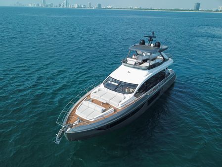 Azimut 68 image