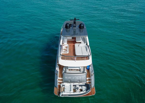 Azimut 68 image