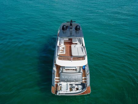 Azimut 68 image