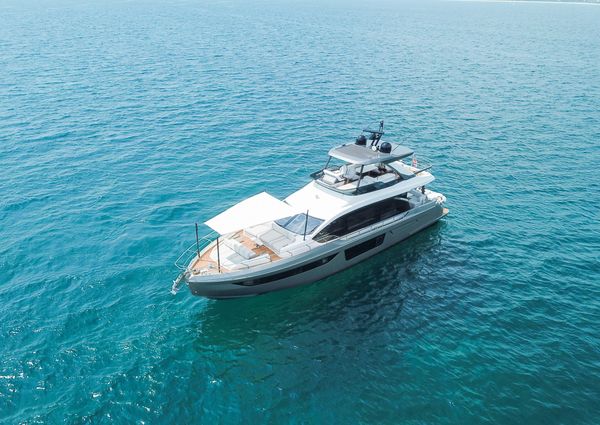 Azimut 68 image