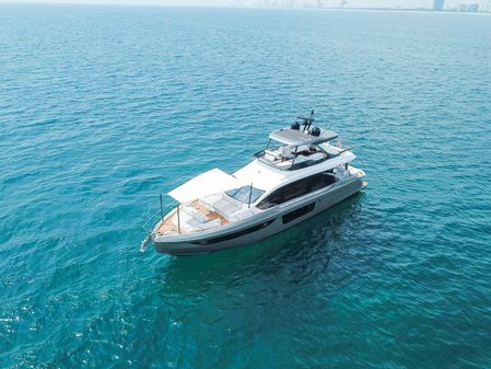 Azimut 68 image