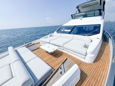 Azimut 68 image