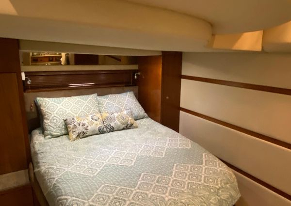 Cruisers Yachts 460 Express image