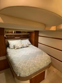 Cruisers Yachts 460 Express image