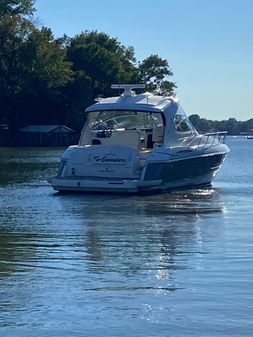 Cruisers Yachts 460 Express image