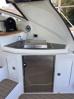 Cruisers Yachts 460 Express image