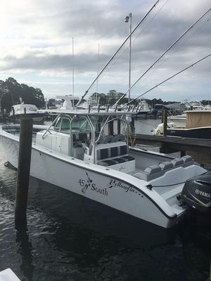 Yellowfin 42-CENTER-CONSOLE - main image