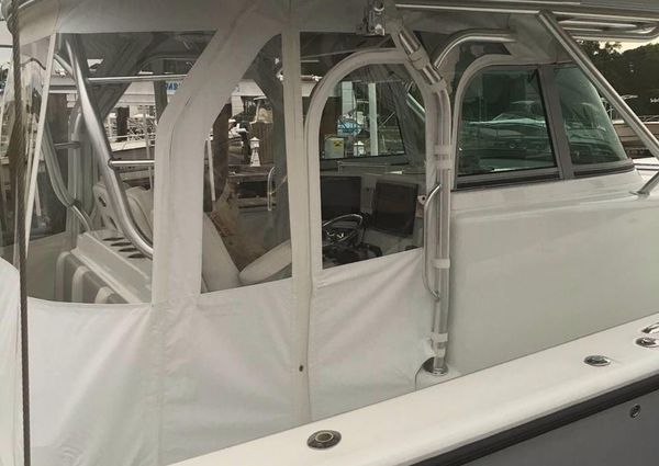 Yellowfin 42-CENTER-CONSOLE image