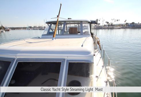 Hatteras Twin Cabin Cruiser image