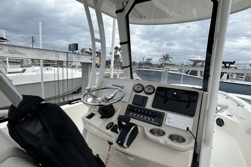 Boston Whaler 25 Dauntless image